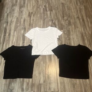 3 American Eagle cropped T-Shirts